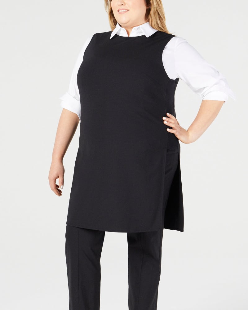 Front of a model wearing a size 1 - D Shape Lucie Tunic in Black by Pari Passu. | dia_product_style_image_id:248235